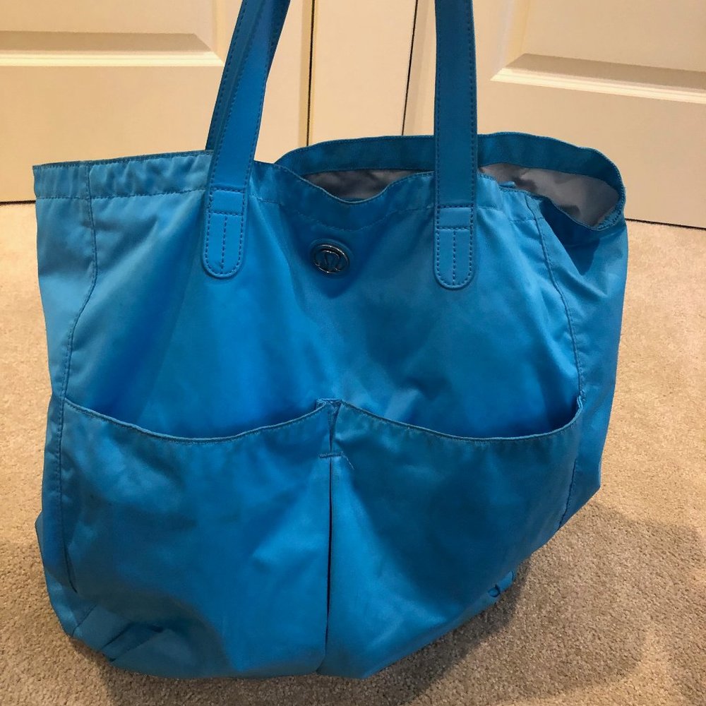lululemon athletica tote